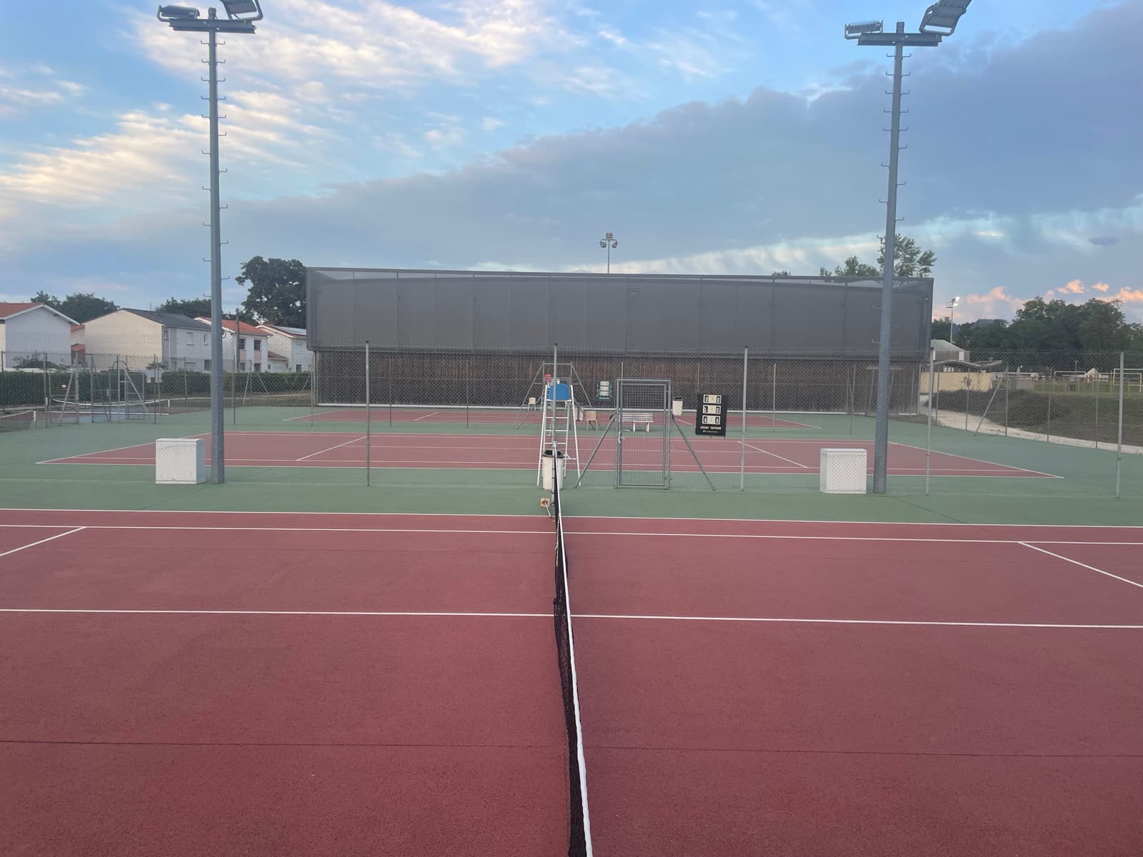 Les courts extérieurs du Haillan Tennis Club